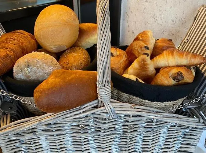 Oda ve Kahvaltı Nonne Blanche